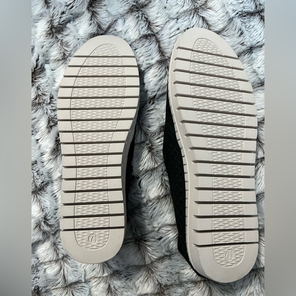 NWOT • Easy Street’s Comfort Wave Slip-On - Picture 11 of 15